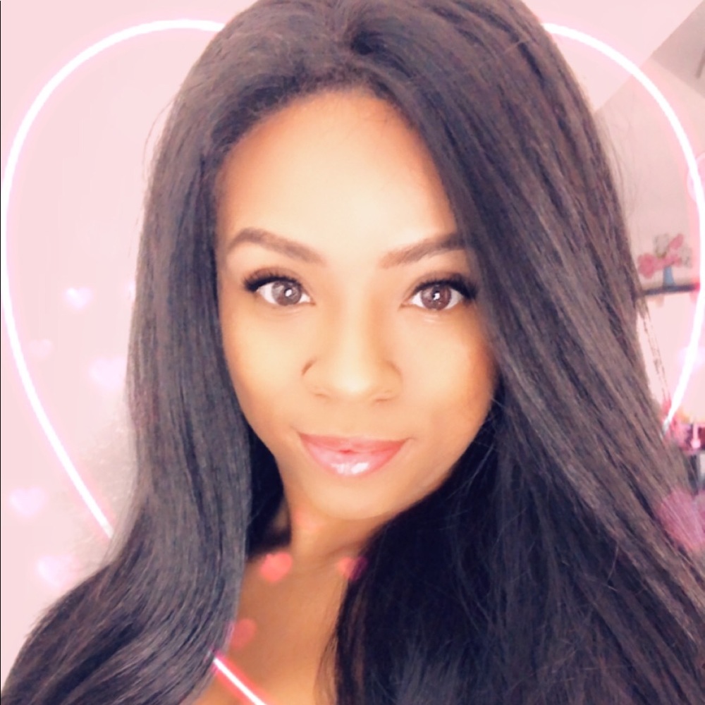 Meet your Posher, Aly